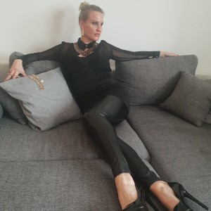 Lady Phoenix in Lady Angelinas Dominastudio